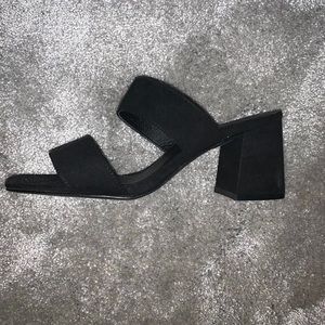 NWOT US W Size 9 Black Twin Strap Heeled Mule Shoe